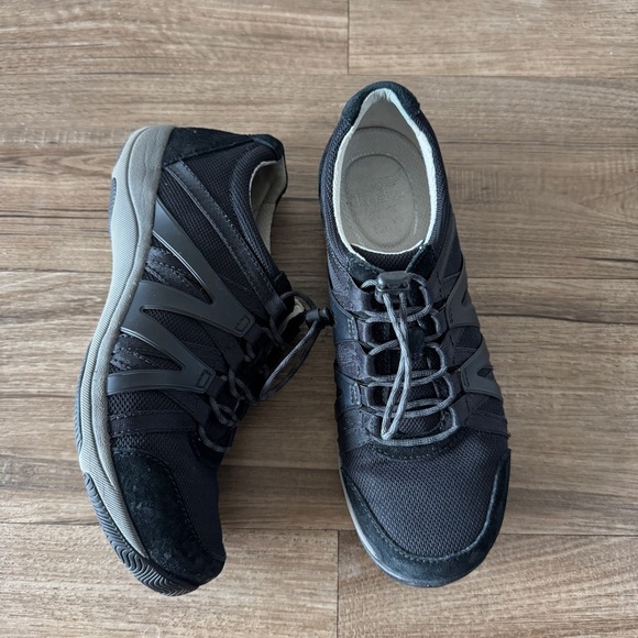 Dansko Women's Henriette Suede Canvas Sneaker
Black size 38 - Picture 1 of 9